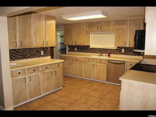 275 S 100 E, Orangeville, UT 84537 — photo 3