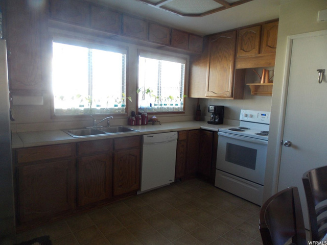4594 S 250 E E, Washington Terrace, UT 84405 — photo 8