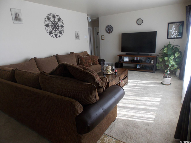 4594 S 250 E E, Washington Terrace, UT 84405 — photo 2