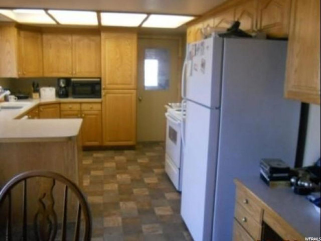 2136 S State St, Roosevelt, UT 84066 — photo 2