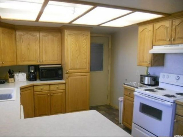 2136 S State St, Roosevelt, UT 84066 — photo 3