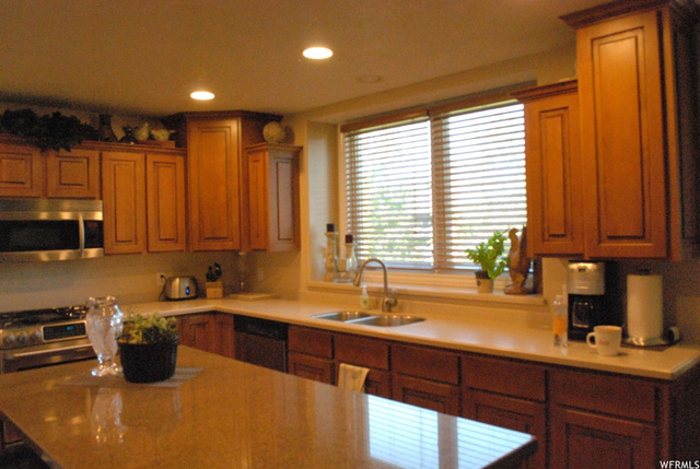 4460 N Spring Meadow Dr W, Bountiful, UT 84010 — photo 11