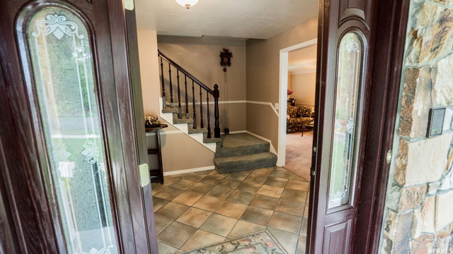 5866 S Meadowcrest E, Murray, UT 84107 — photo 2