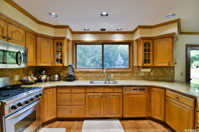 2015 E Ridgehill Dr, Bountiful, UT 84010 — photo 7