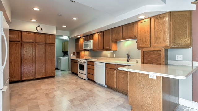 245 S 300 E, Bountiful, UT 84010 — photo 10