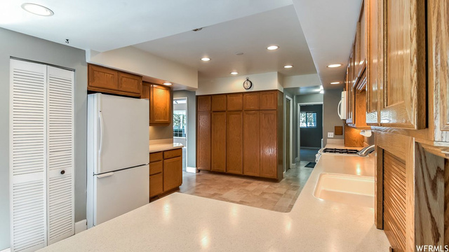 245 S 300 E, Bountiful, UT 84010 — photo 9