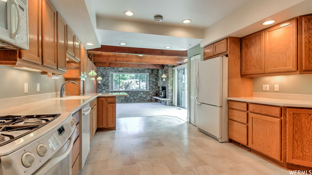 245 S 300 E, Bountiful, UT 84010 — photo 2