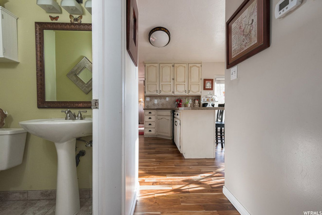 3758 Huntington Dr, Bountiful, UT 84010 — photo 11