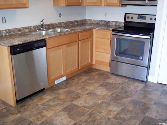 127 W 2100 N, Sunset, UT 84015 — photo 8