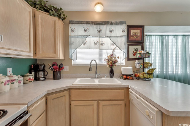 1927 N 950 W, Clinton, UT 84015 — photo 5