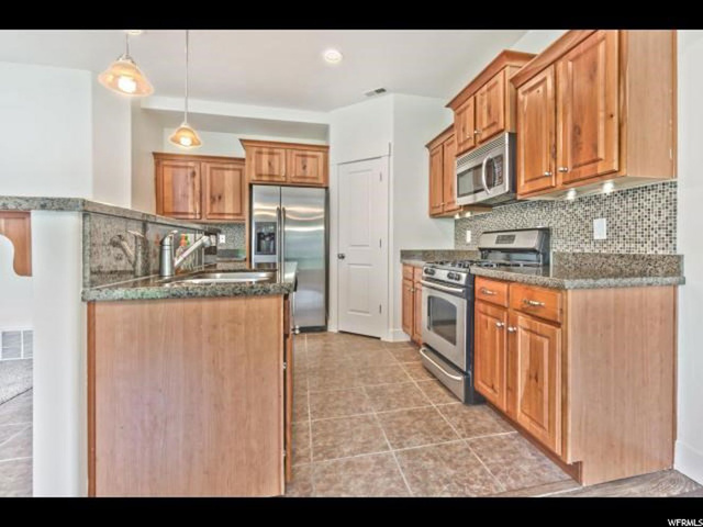9047 S Heights Dr E, Sandy, UT 84094 — photo 7