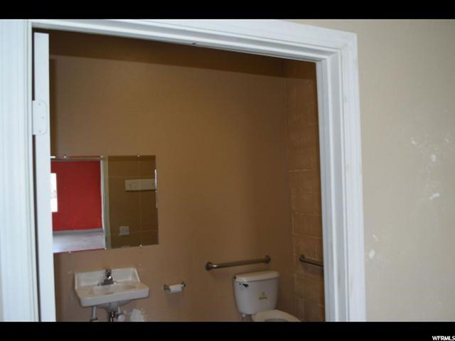 52 W 3900 N #B, Hyde Park, UT 84318 — photo 6