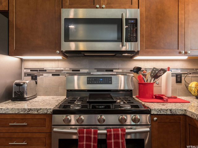 5368 S 3100 W, Roy, UT 84067 — photo 10