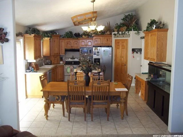 690 S 100 E, Preston, ID 83263 — photo 8