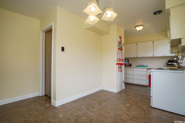 1584 N 300 W, Bountiful, UT 84010 — photo 8