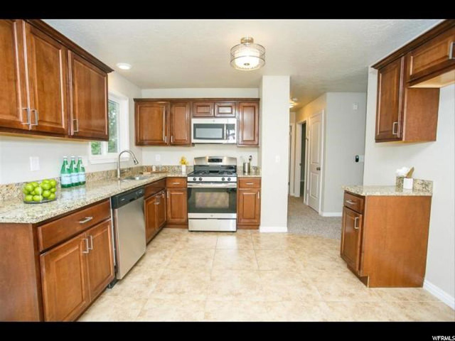 667 W 550 N, Clearfield, UT 84015 — photo 6