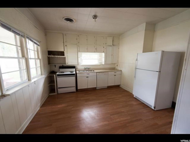 704 S 300 E, Nephi, UT 84648 — photo 7