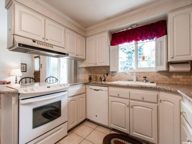 781 E Ridgeview Dr, Ogden, UT 84403 — photo 8