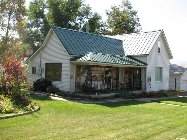 286 E Center St, Providence, UT 84332 — photo 4