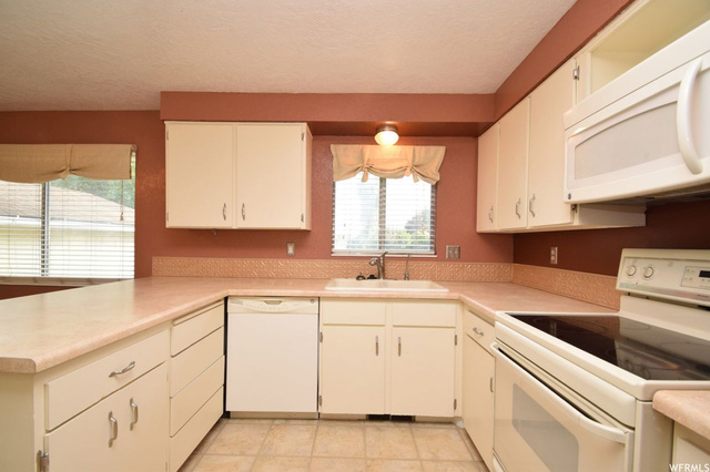 663 W 2575 N, Clinton, UT 84015 — photo 3