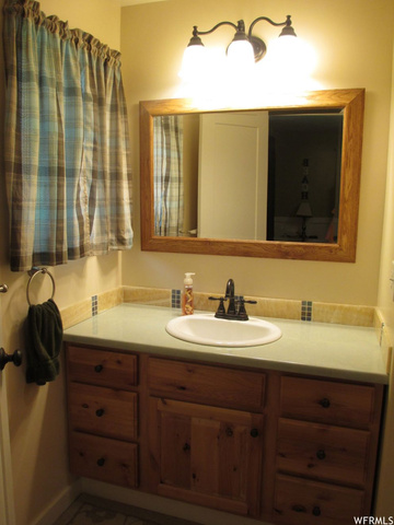 172 S Main, Hyde Park, UT 84318 — photo 3