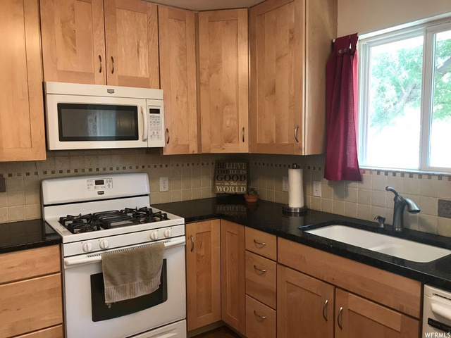172 S Main, Hyde Park, UT 84318 — photo 7