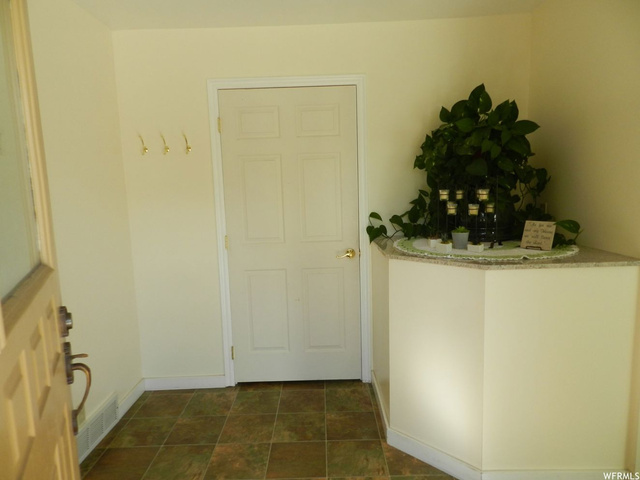 10068 S 415 E, Sandy, UT 84070 — photo 8