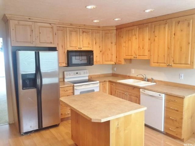 559 E Harmston Ave N, Roosevelt, UT 84066 — photo 3