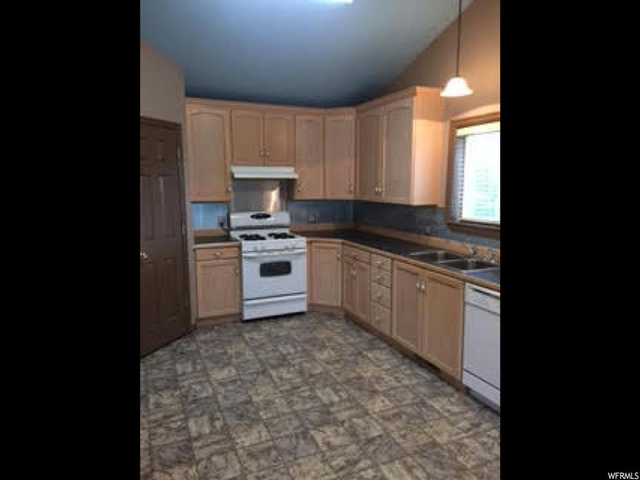 694 S 1900 W, Vernal, UT 84078 — photo 5