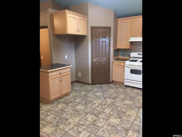 694 S 1900 W, Vernal, UT 84078 — photo 2