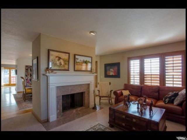 986 E Oakwood Dr S, Bountiful, UT 84010 — photo 12