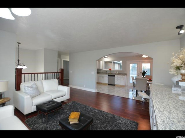 2463 W Ledgewood Dr S, Taylorsville, UT 84129
