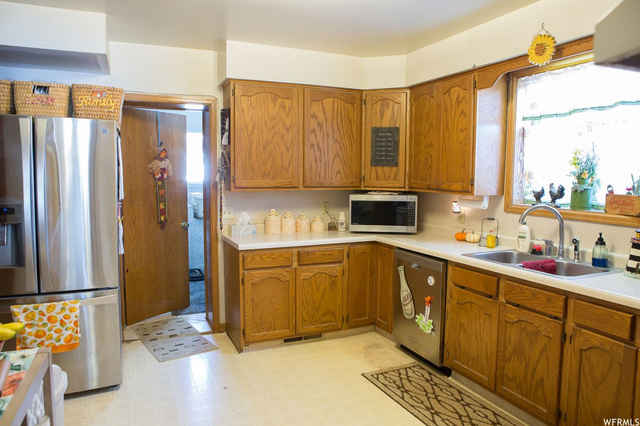 209 E 100 S, Richfield, UT 84701 — photo 6