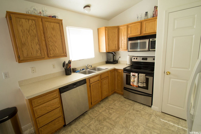4033 W 4700 S, Roy, UT 84067 — photo 9