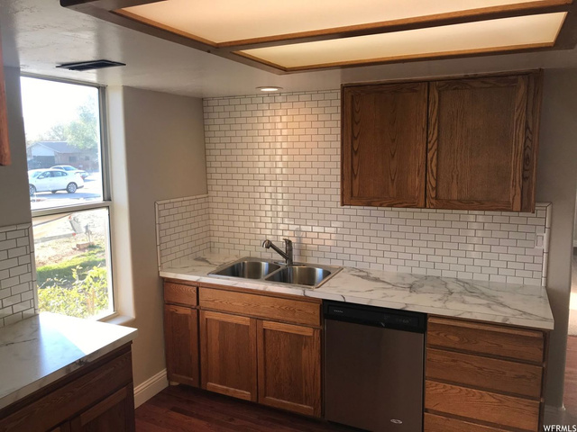 209 E 300 N, Richfield, UT 84701 — photo 12