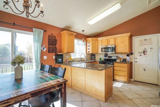 2889 W 2250 N, Clinton, UT 84015 — photo 6