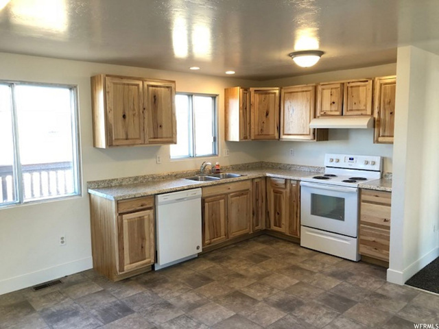 446 E 700 S, Roosevelt, UT 84066 — photo 2