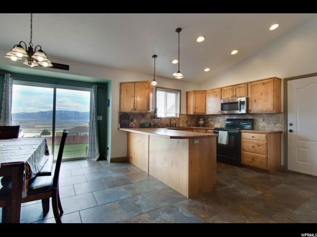 10960 N Brian Ln, Thatcher, UT 84337 — photo 8