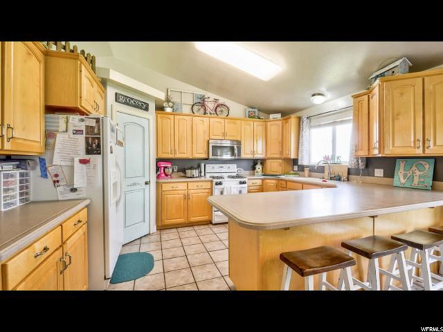 1774 N 3420 W, Clinton, UT 84015 — photo 4