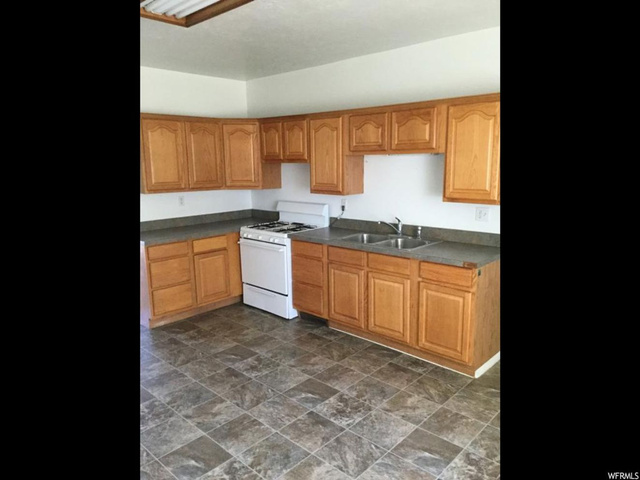 320 E 300 S, Gunnison, UT 84634 — photo 4