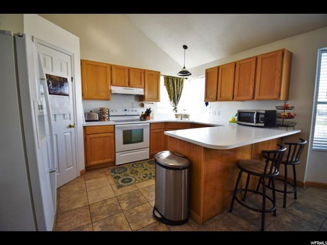 879 E Avila Dr, Sandy, UT 84094 — photo 5