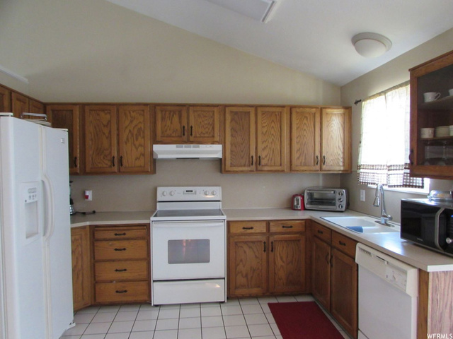 1901 N 285 W, Layton, UT 84041 — photo 9