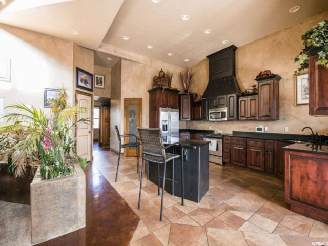 535 W 2425 N, Harrisville, UT 84414 — photo 11
