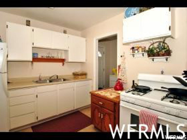 8580 S 220 E, Sandy, UT 84070 — photo 10