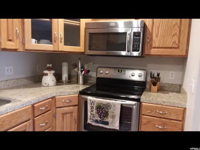 261 E Ashbrook Cir, Midvale, UT 84047 — photo 11