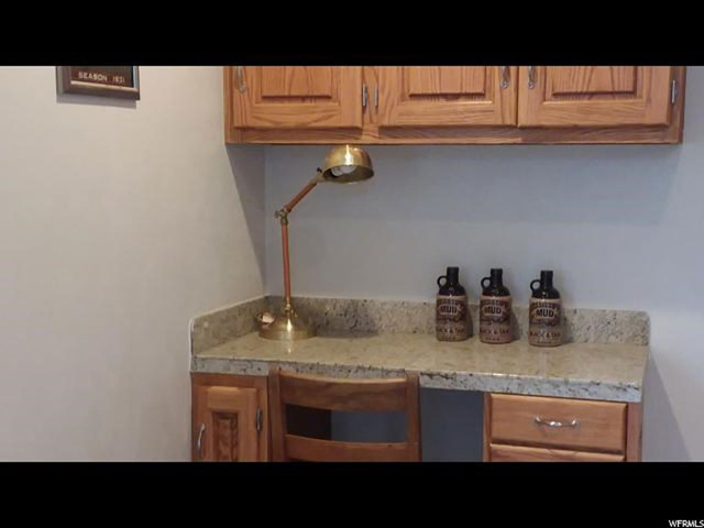 261 E Ashbrook Cir, Midvale, UT 84047 — photo 8