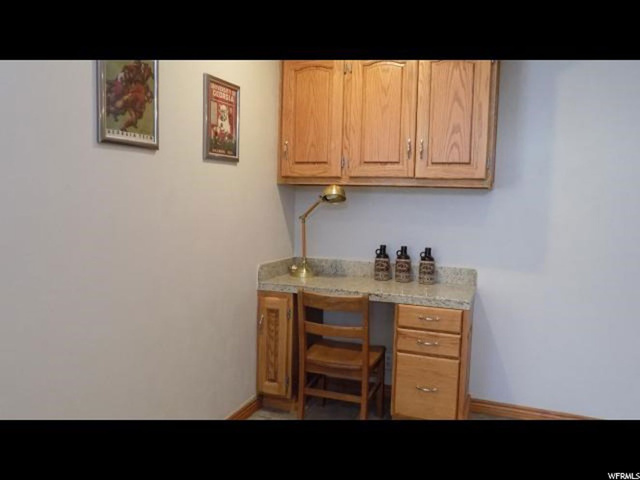 261 E Ashbrook Cir, Midvale, UT 84047 — photo 12
