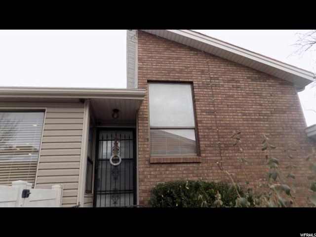 261 E Ashbrook Cir, Midvale, UT 84047 — photo 2