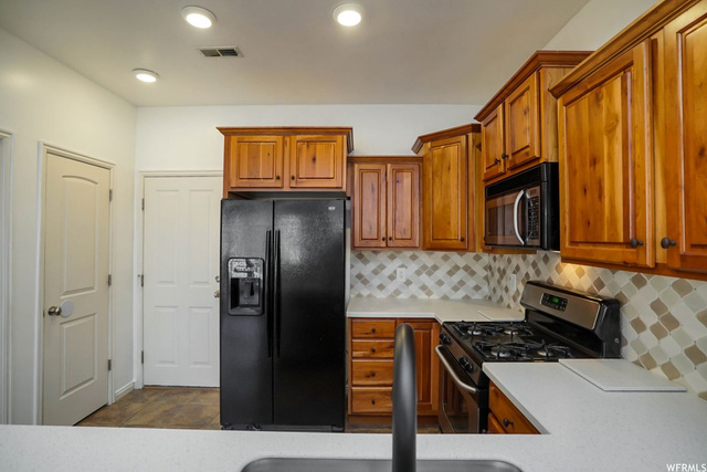 895 Waterside Dr, Farmington, UT 84025 — photo 9