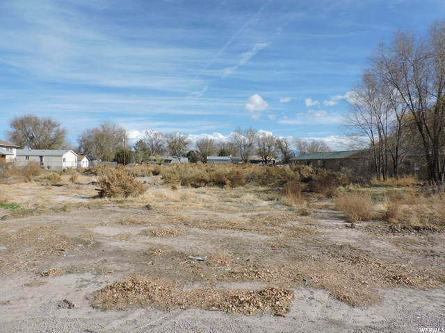 345 S 300 W, Delta, UT 84624 — photo 2